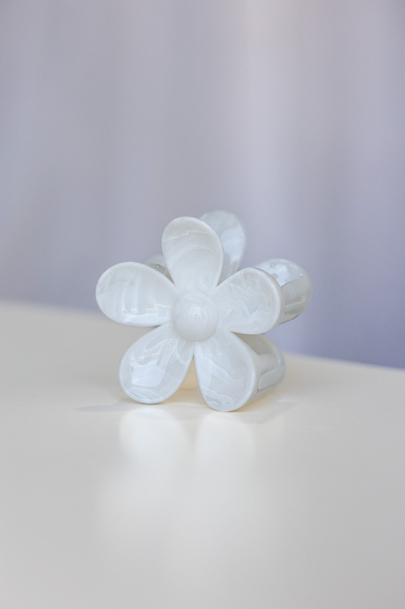 Daisy Hair Claw Clip White