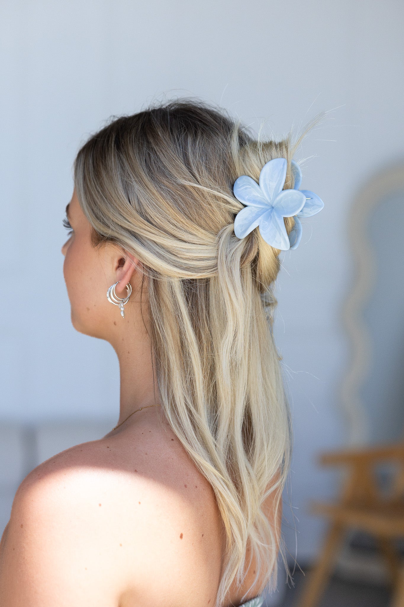 Frangpani Hair Claw Clip Light Blue