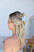 Daisy Hair Claw Clip Light Blue