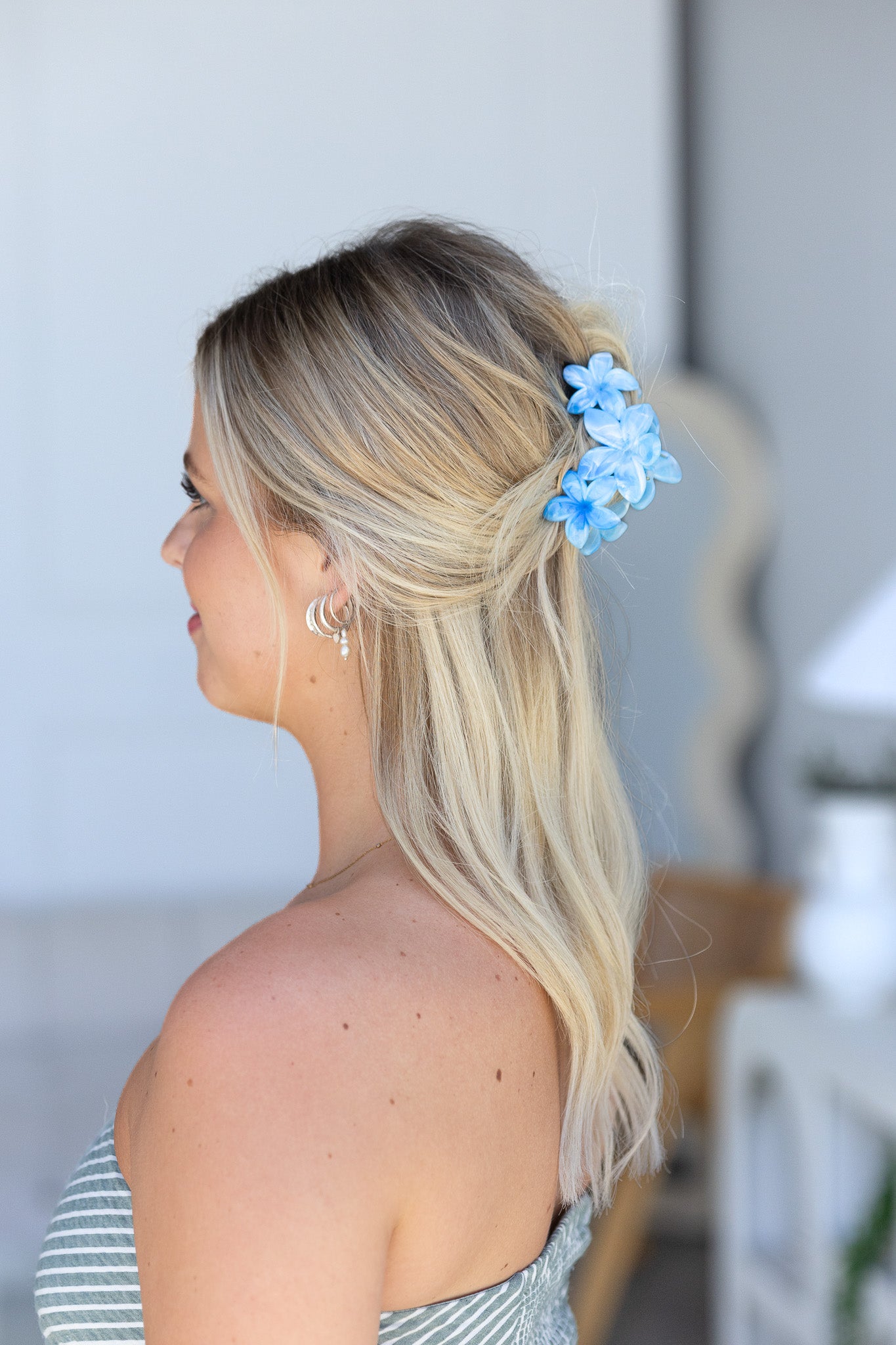 Frangpani Bouquet Hair Claw Clip Light Blue